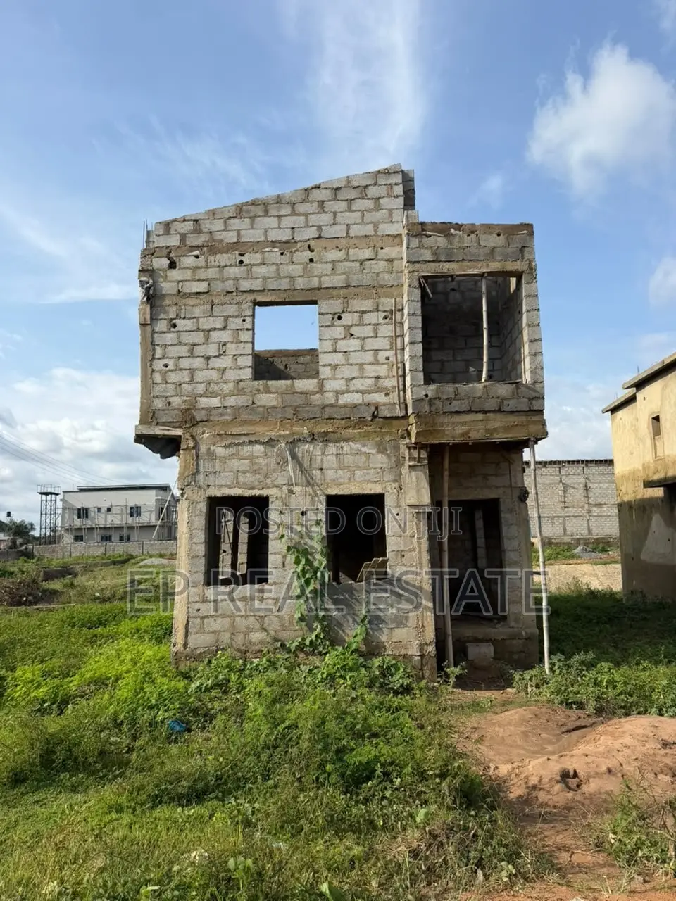4bdrm Duplex in Lugbe District for sale in Lugbe District