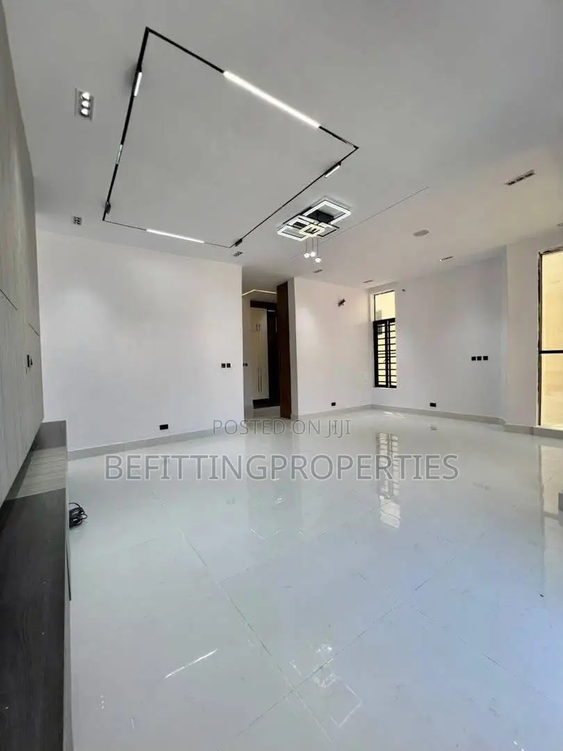 5bdrm Duplex in Lekki for sale in Lekki