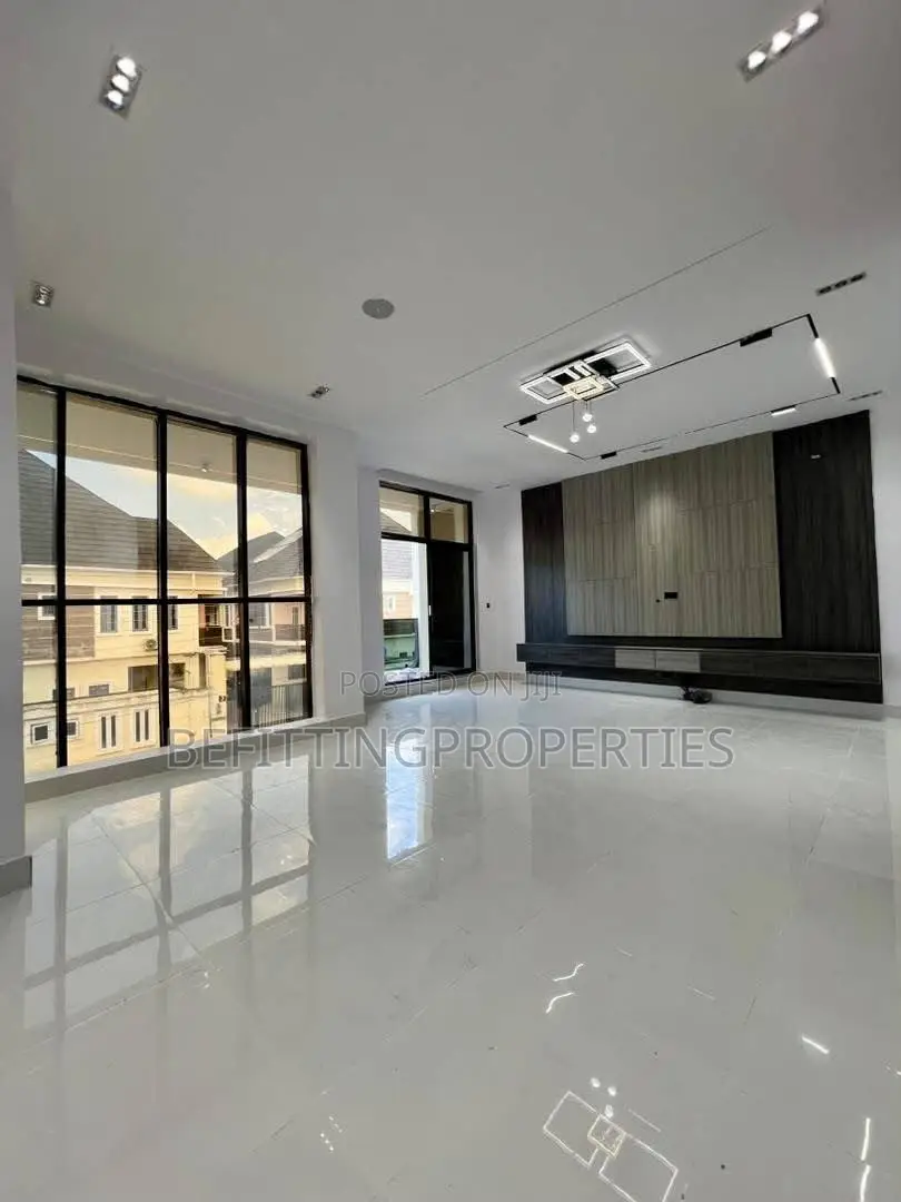 5bdrm Duplex in Lekki for sale in Lekki