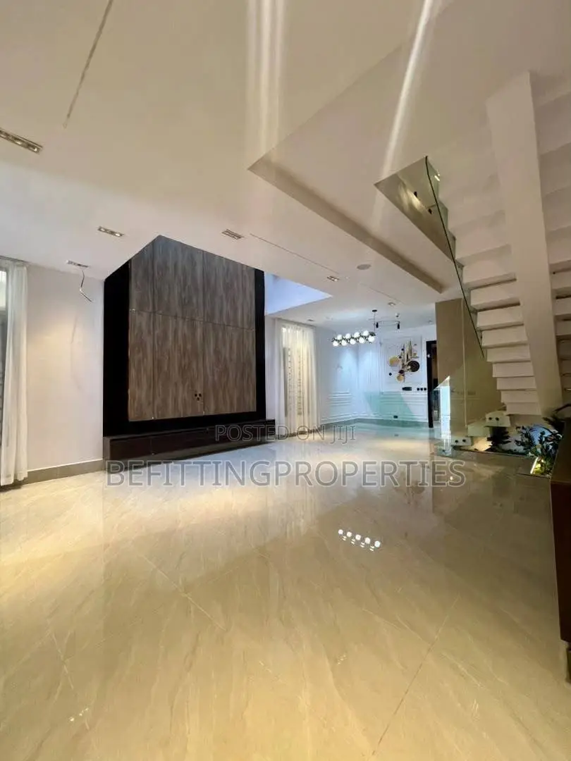 5bdrm Duplex in Lekki for sale in Lekki