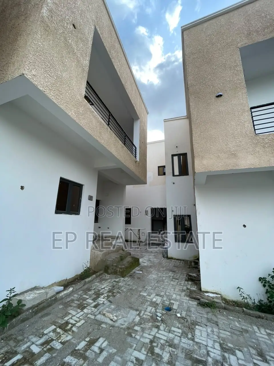 3bdrm Apartment in Kaura for rent in Kaura