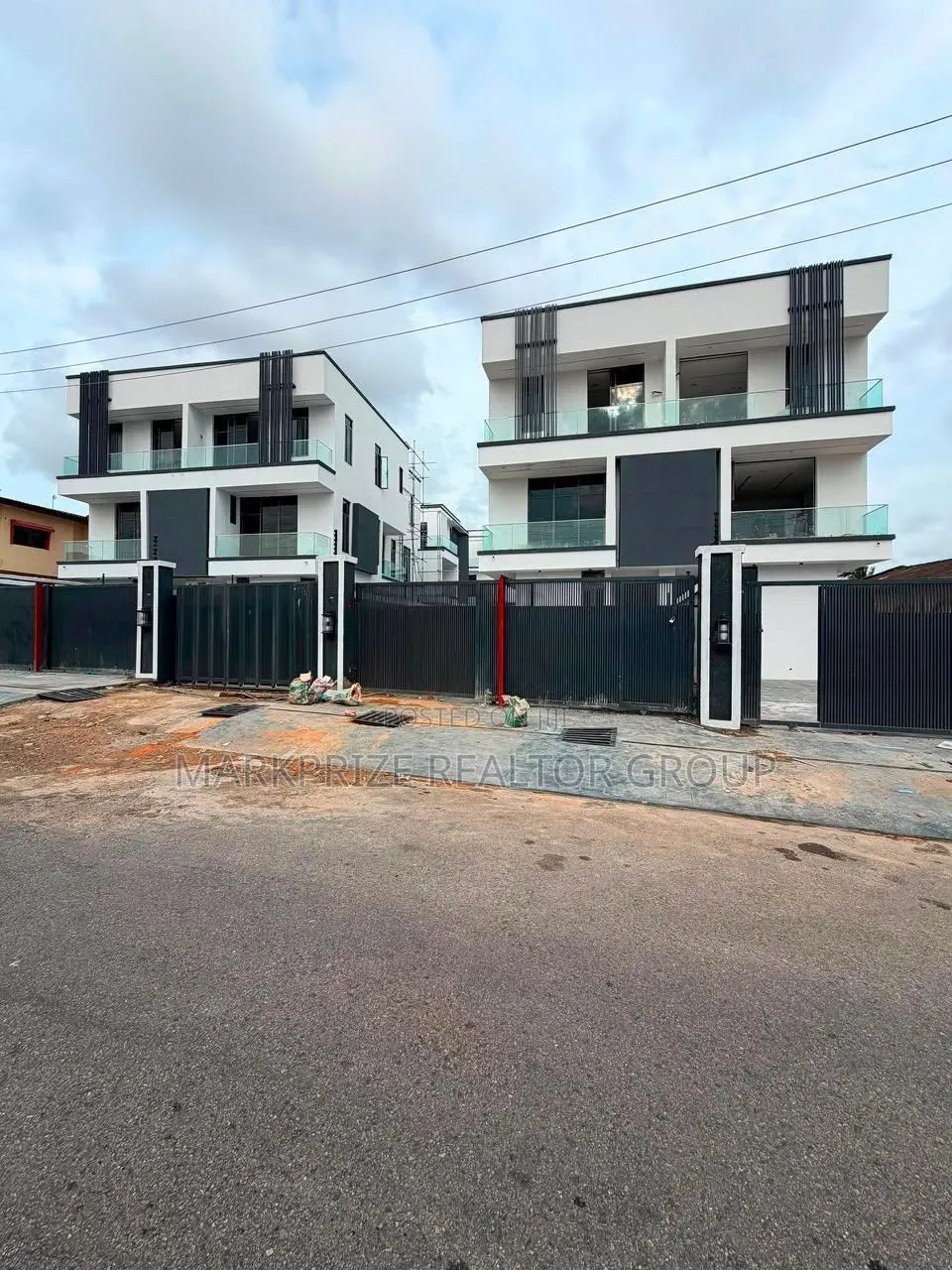4bdrm Duplex in Omole Phase 2 Lagos for sale in Omole Phase 2