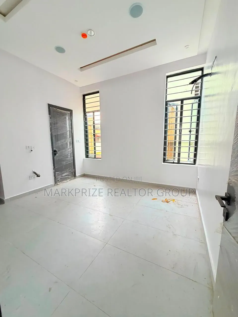 4bdrm Duplex in Omole Phase 2 Lagos for sale in Omole Phase 2