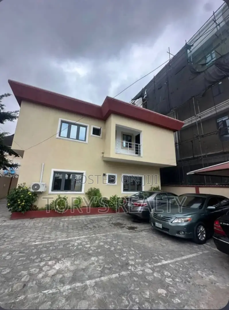 3bdrm Apartment in Lekki Phase 1 for rent in Lekki Phase 1