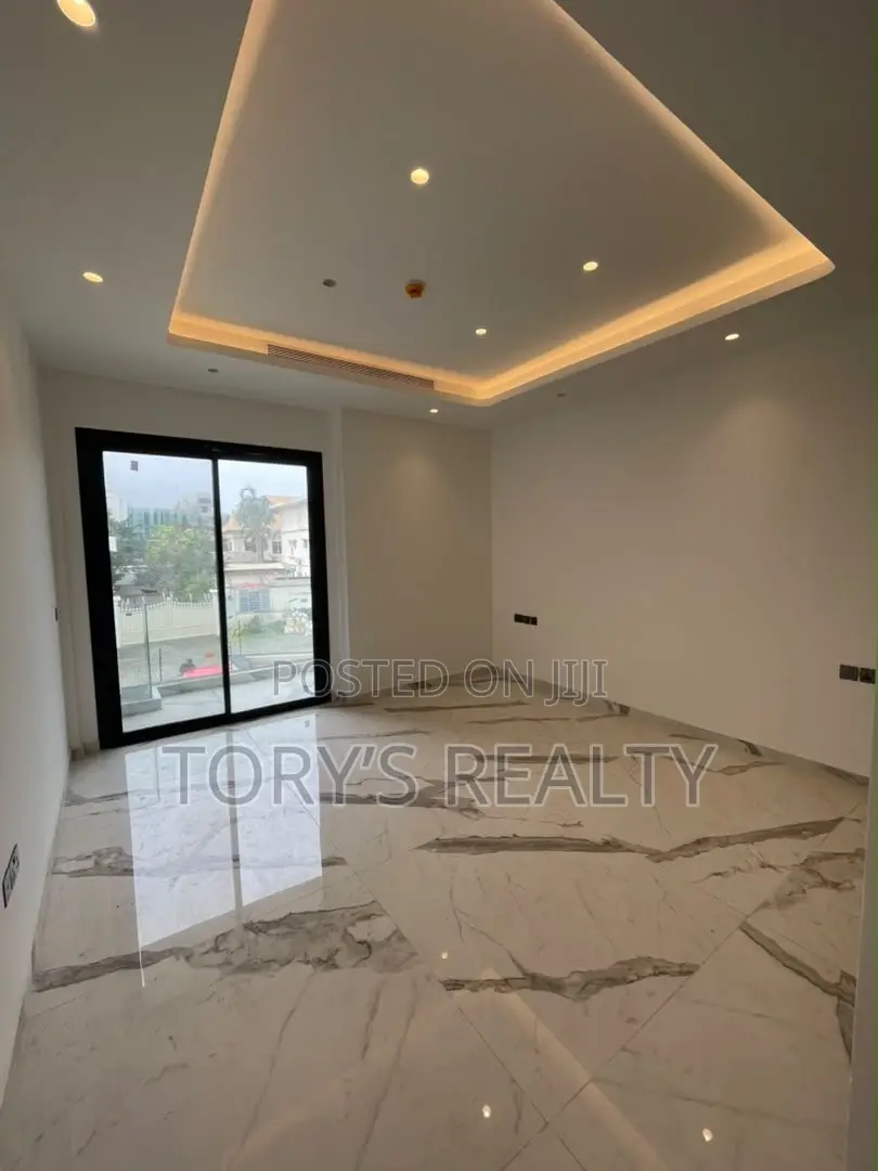 5bdrm Duplex in Banana Island for sale in Banana Island