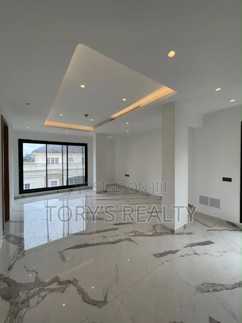 5bdrm Duplex in Banana Island for sale in Banana Island