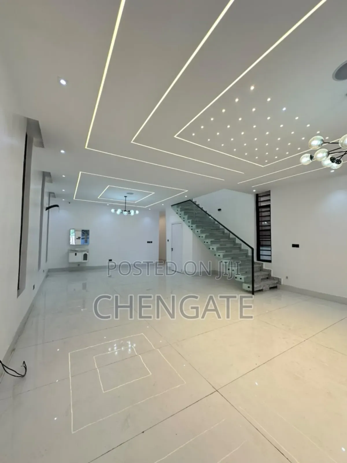 5bdrm Duplex in Ikota for sale in Ikota
