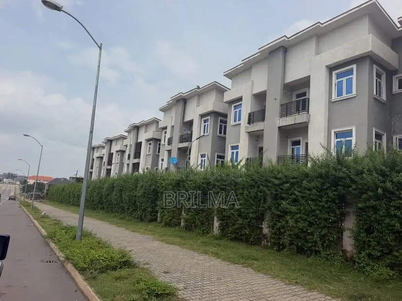 4bdrm Duplex in Wuye for rent in Wuye