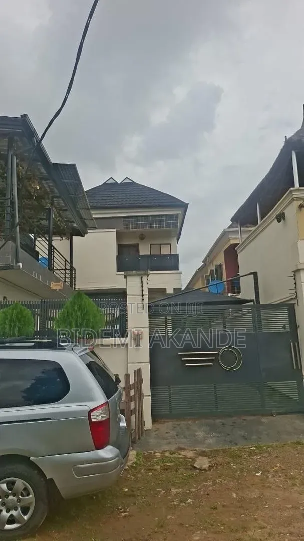 4bdrm Duplex in Obafemi-Owode for sale in Obafemi-Owode