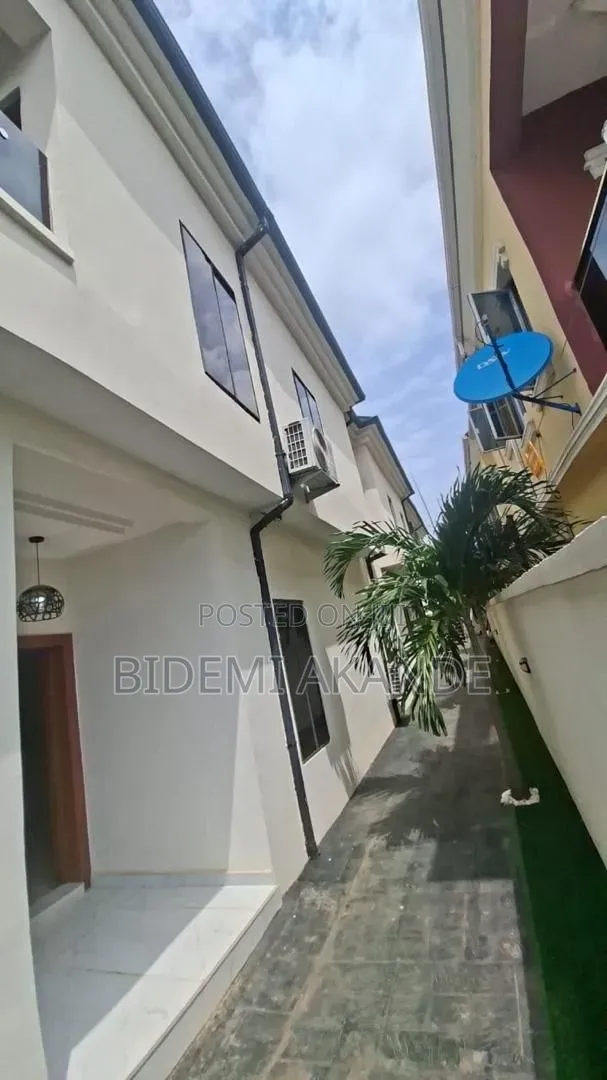 4bdrm Duplex in Obafemi-Owode for sale in Obafemi-Owode