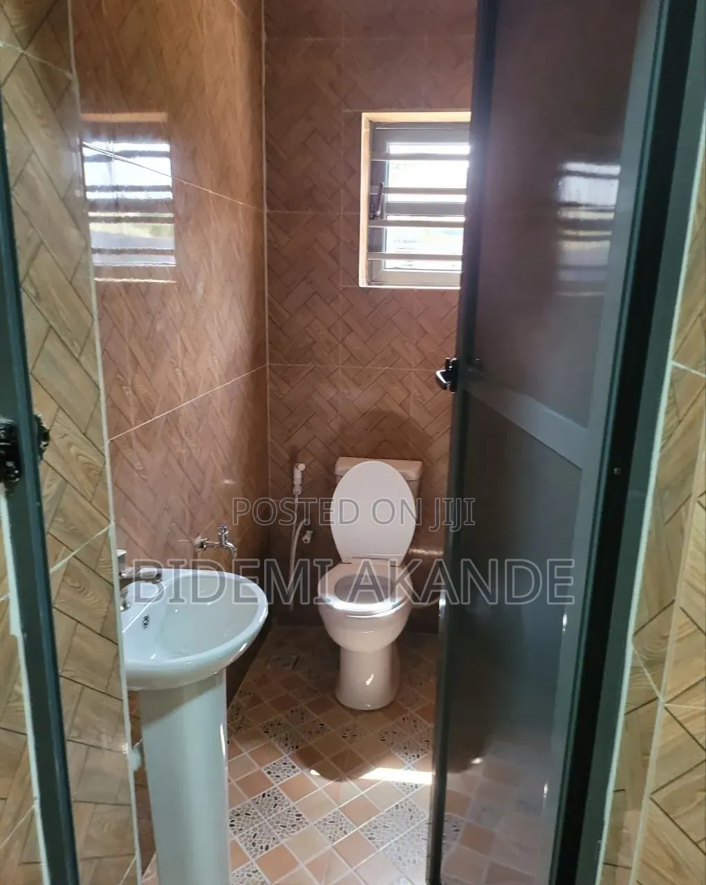 4bdrm Duplex in Obafemi-Owode for sale in Obafemi-Owode