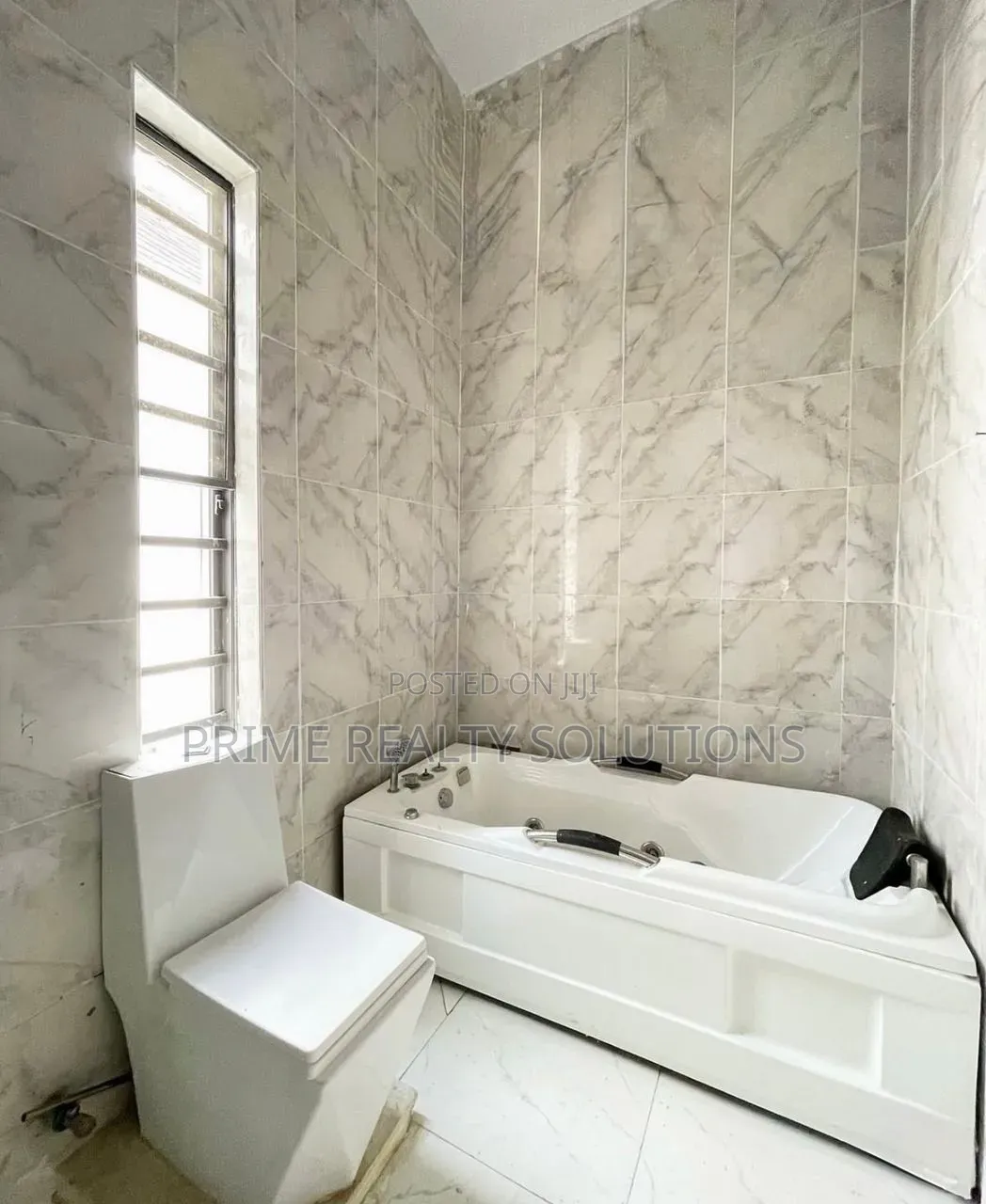 4bdrm Duplex in Chevron for rent in Chevron