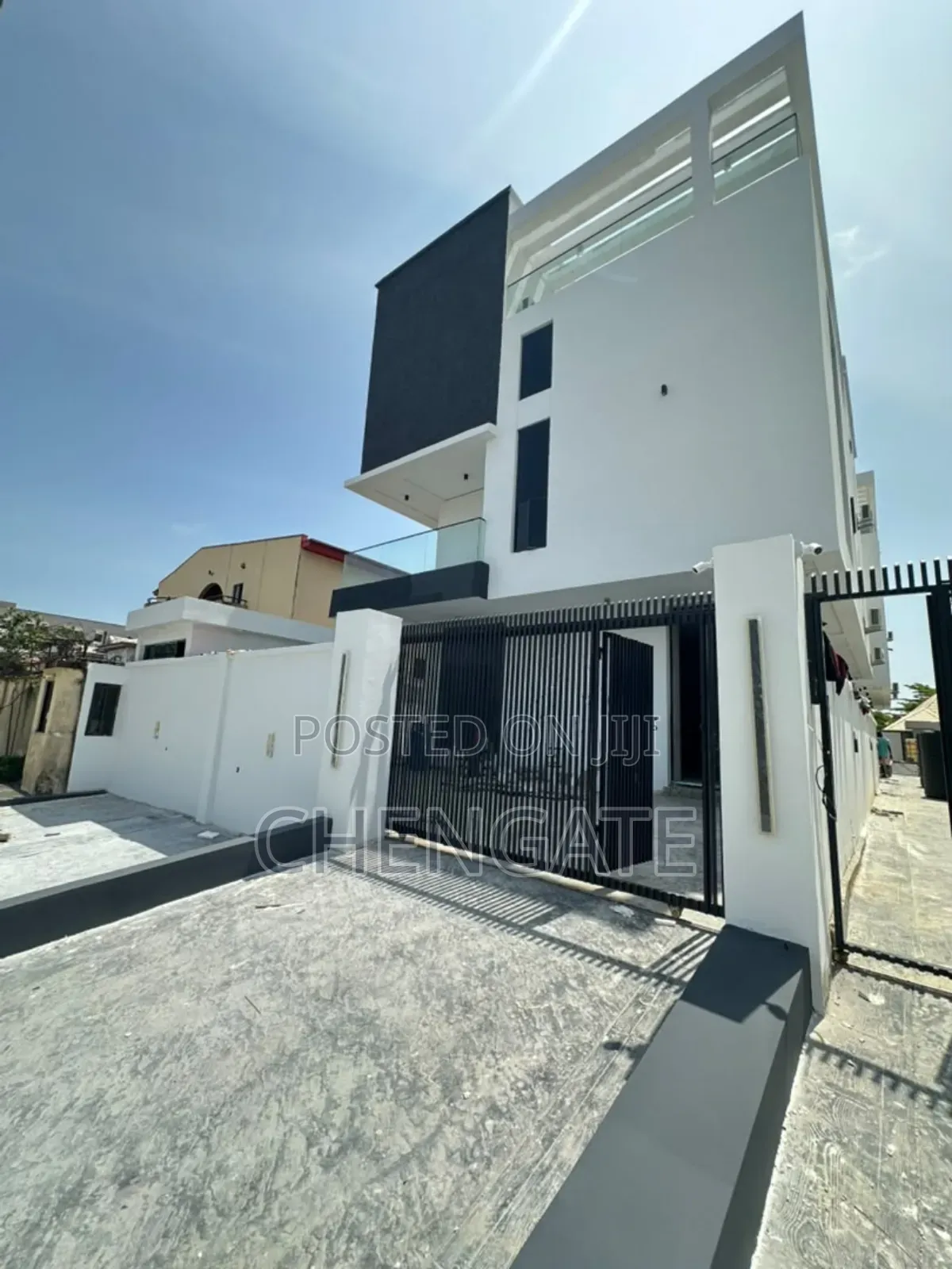 5bdrm Duplex in Lekki Phase 1 for sale in Lekki Phase 1