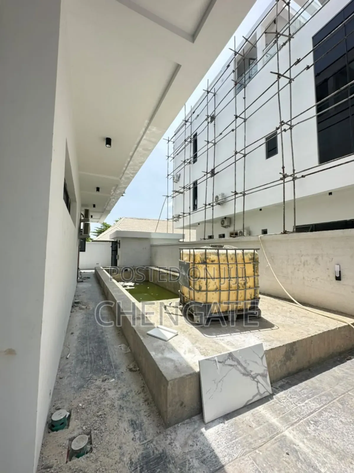 5bdrm Duplex in Lekki Phase 1 for sale in Lekki Phase 1