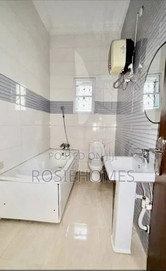 4bdrm Duplex in Parkview for rent in Parkview Estate
