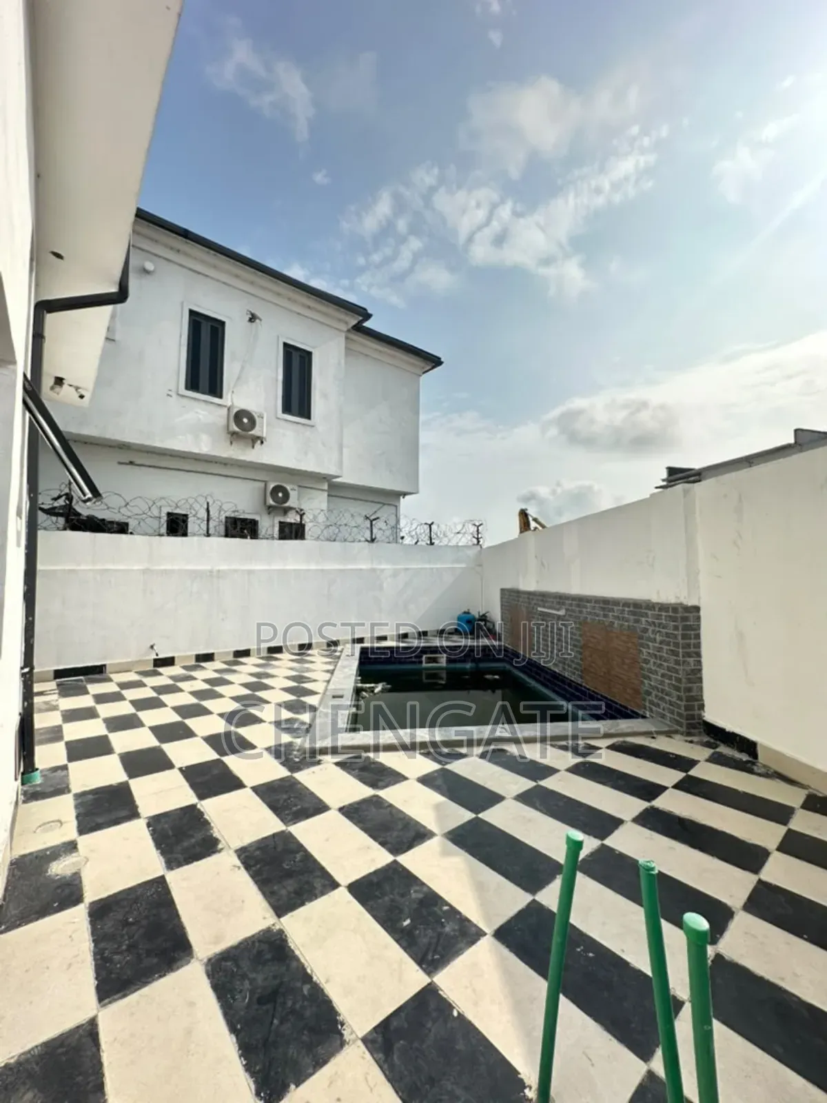 5bdrm Duplex in Lekki Expressway for sale in Lekki Expressway
