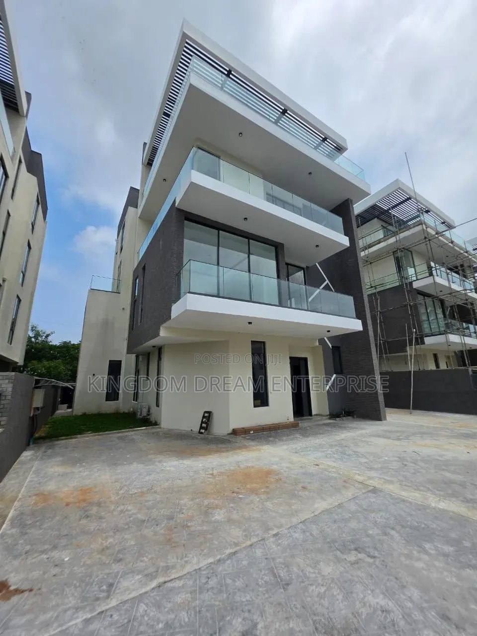 6bdrm Duplex in Banana Island Lagos for rent in Banana Island