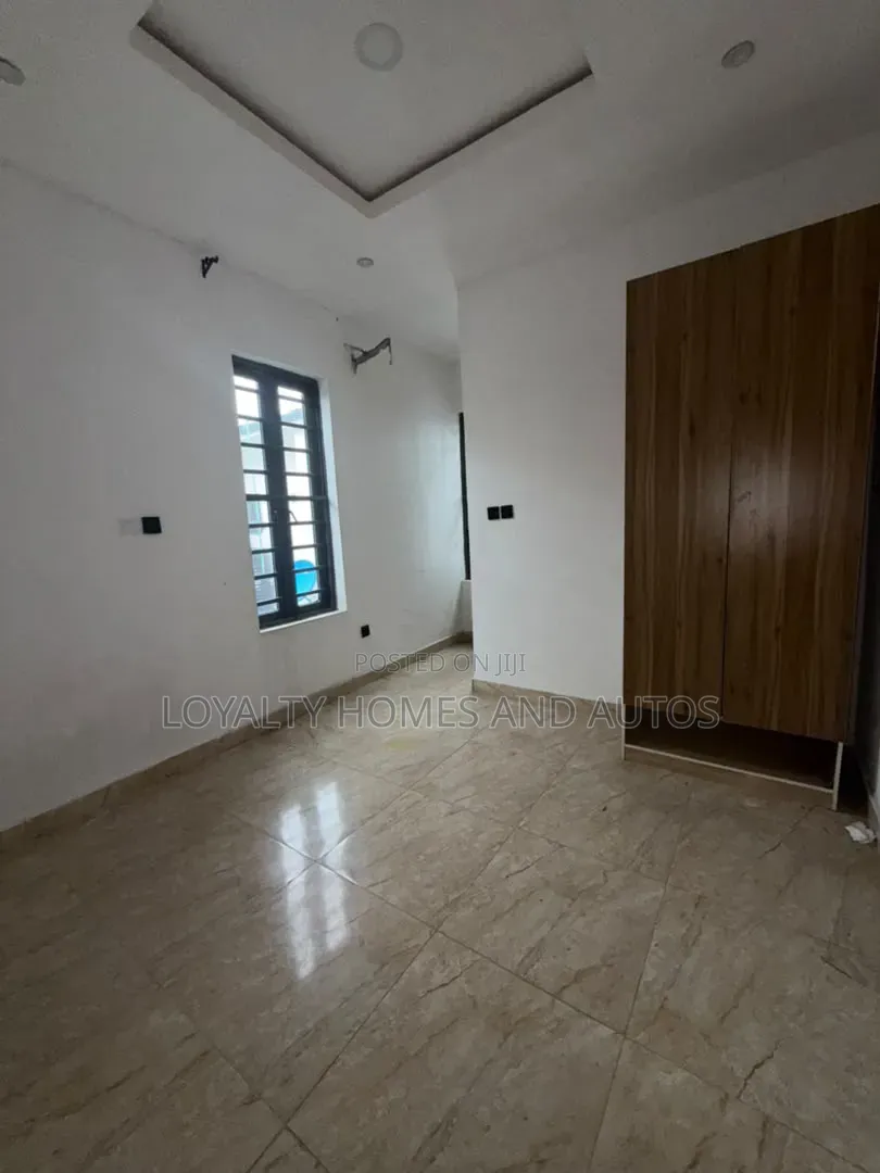 3bdrm Bungalow in Adeniyi Jones for sale in Adeniyi Jones