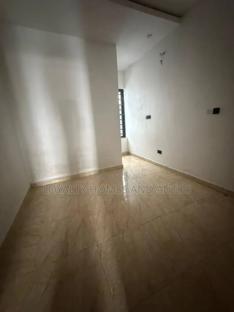 3bdrm Bungalow in Adeniyi Jones for sale in Adeniyi Jones