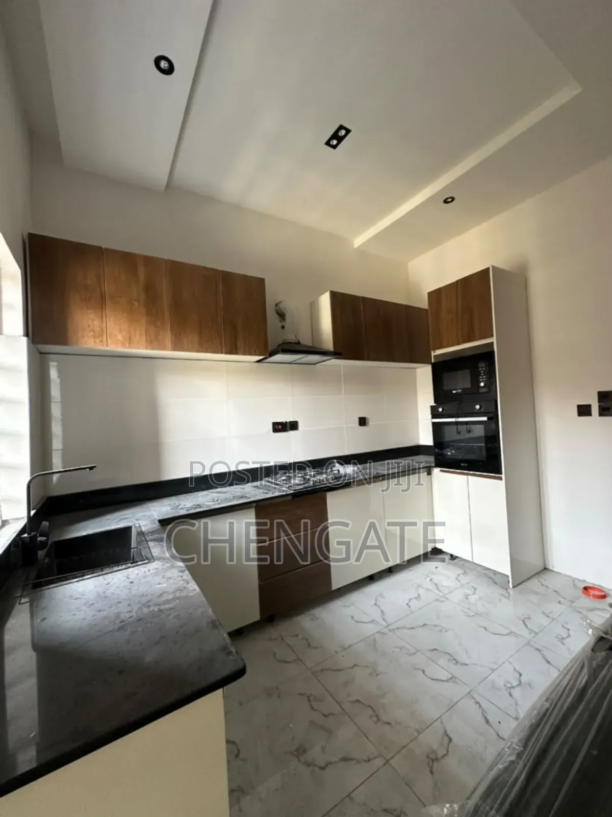 Furnished 2bdrm Apartment in Ikate for sale in Ikate