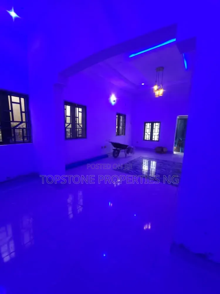 3bdrm Block of Flats in Topstone Properties, Uyo for rent in Uyo