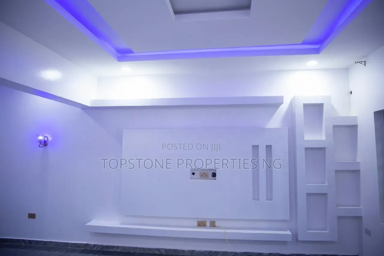 3bdrm Block of Flats in Topstone Properties, Uyo for rent in Uyo