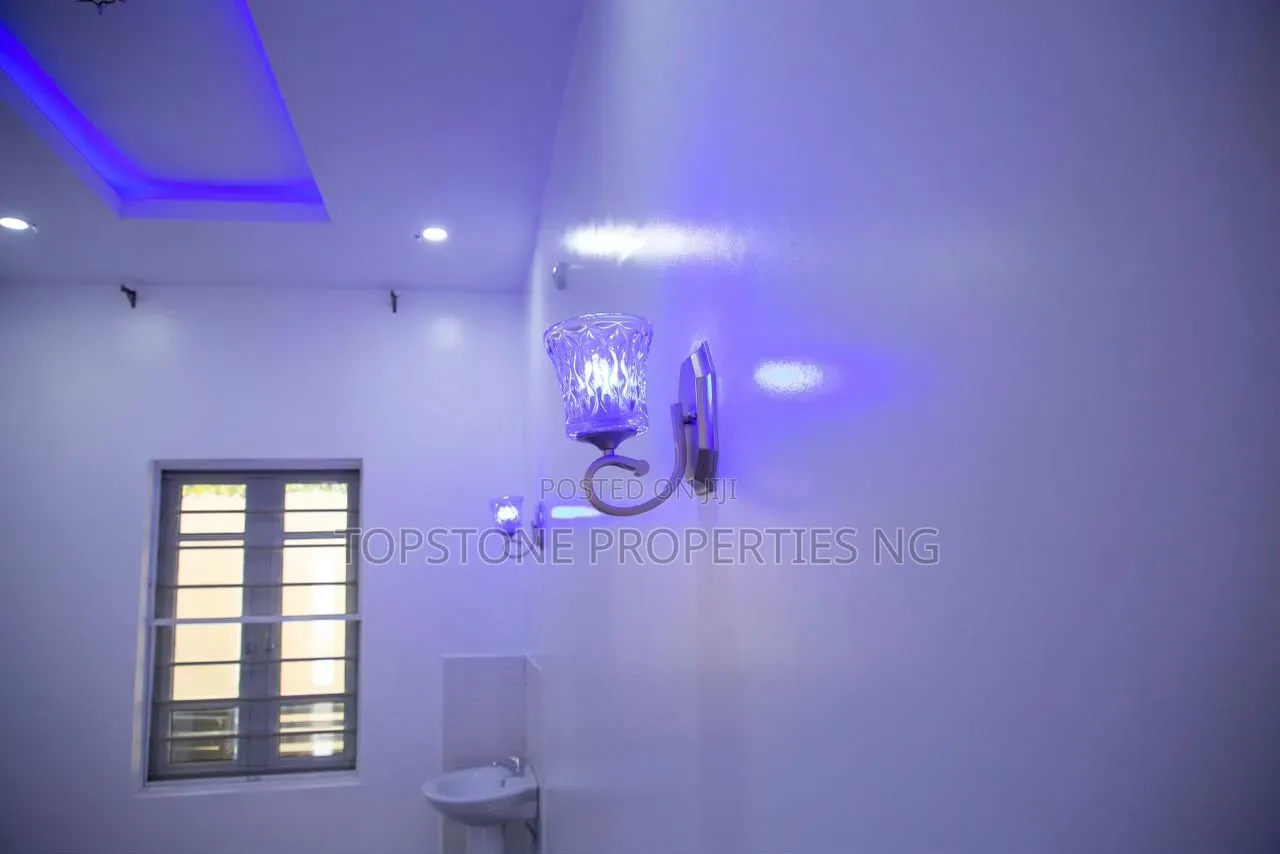 3bdrm Block of Flats in Topstone Properties, Uyo for rent in Uyo