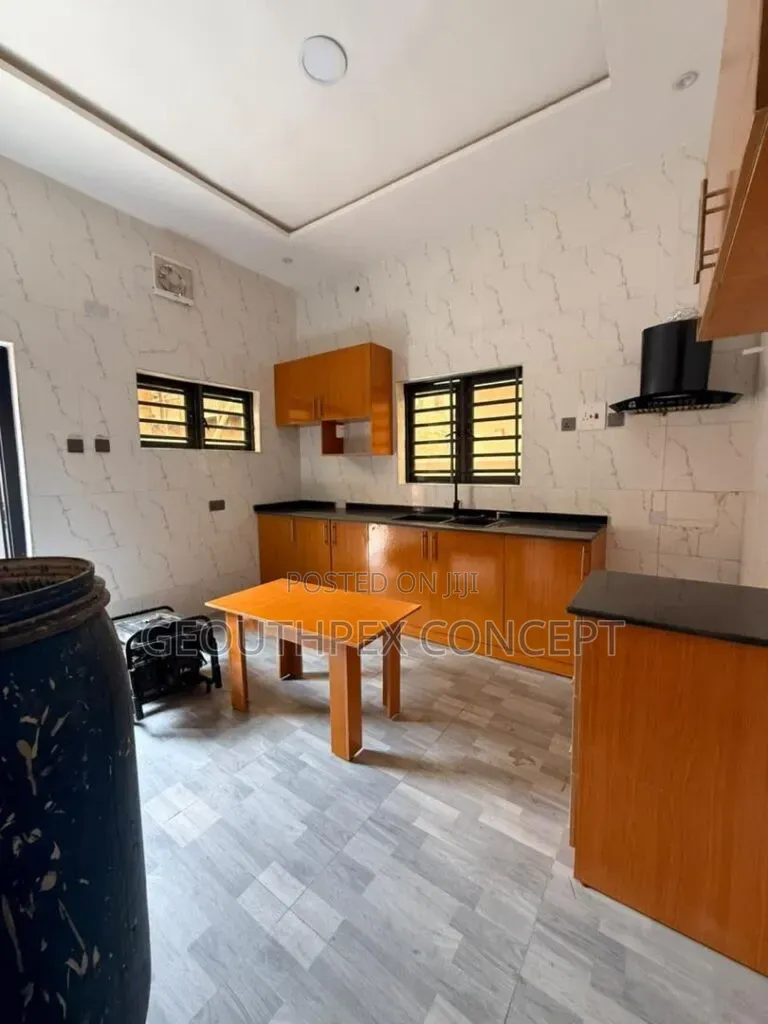 3bdrm Duplex in City Park & Garden, Egbeda / Egbeda for sale in Egbeda / Egbeda