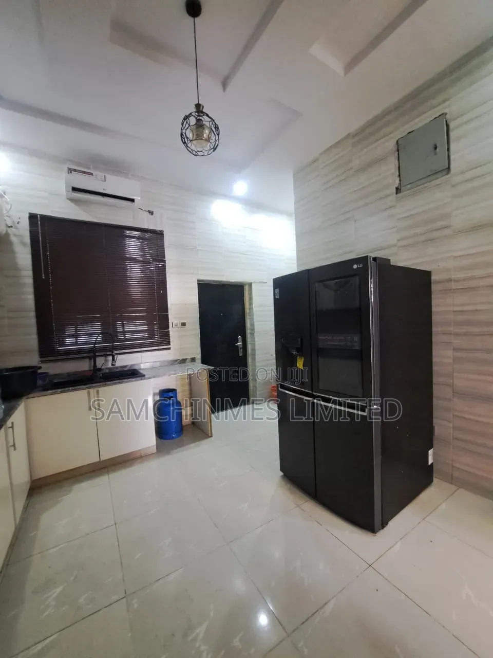 4bdrm Duplex in Chevron for rent in Chevron