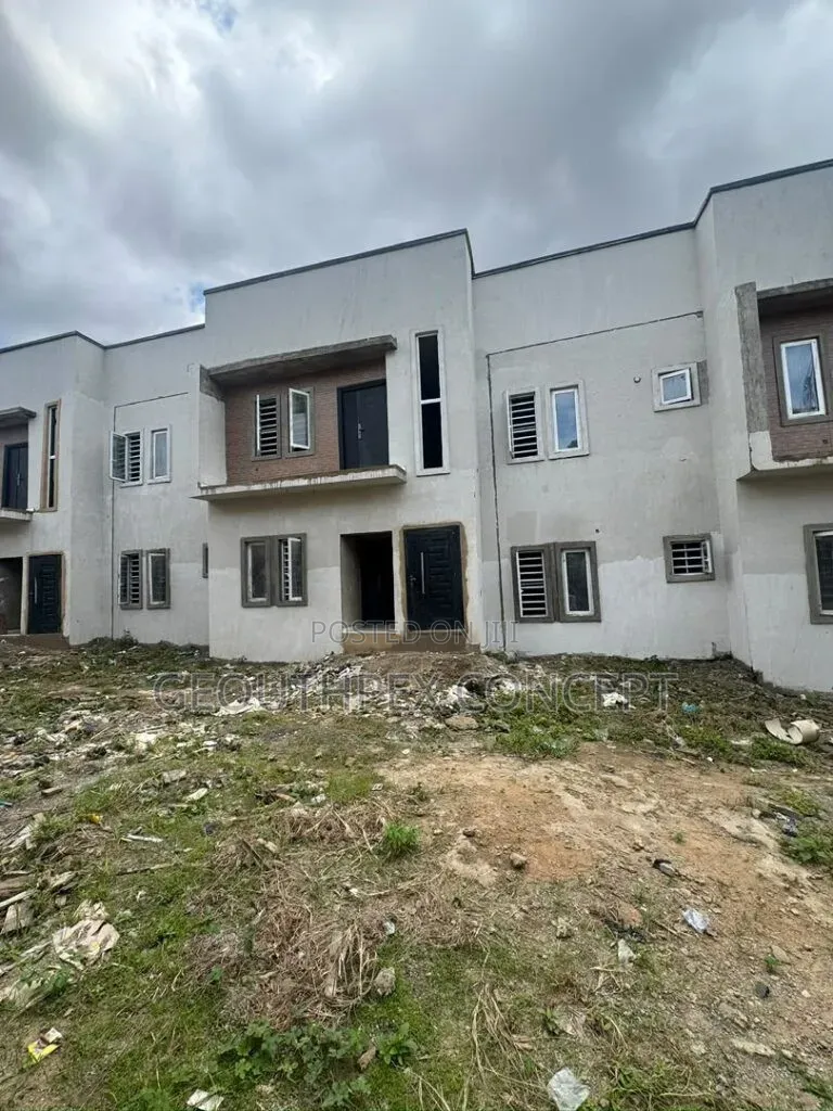 3bdrm Apartment in Akobo for sale in Akobo