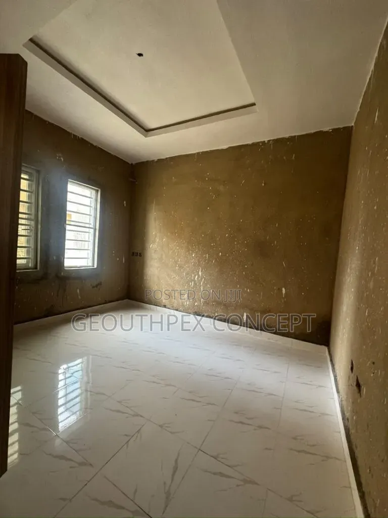 3bdrm Apartment in Akobo for sale in Akobo