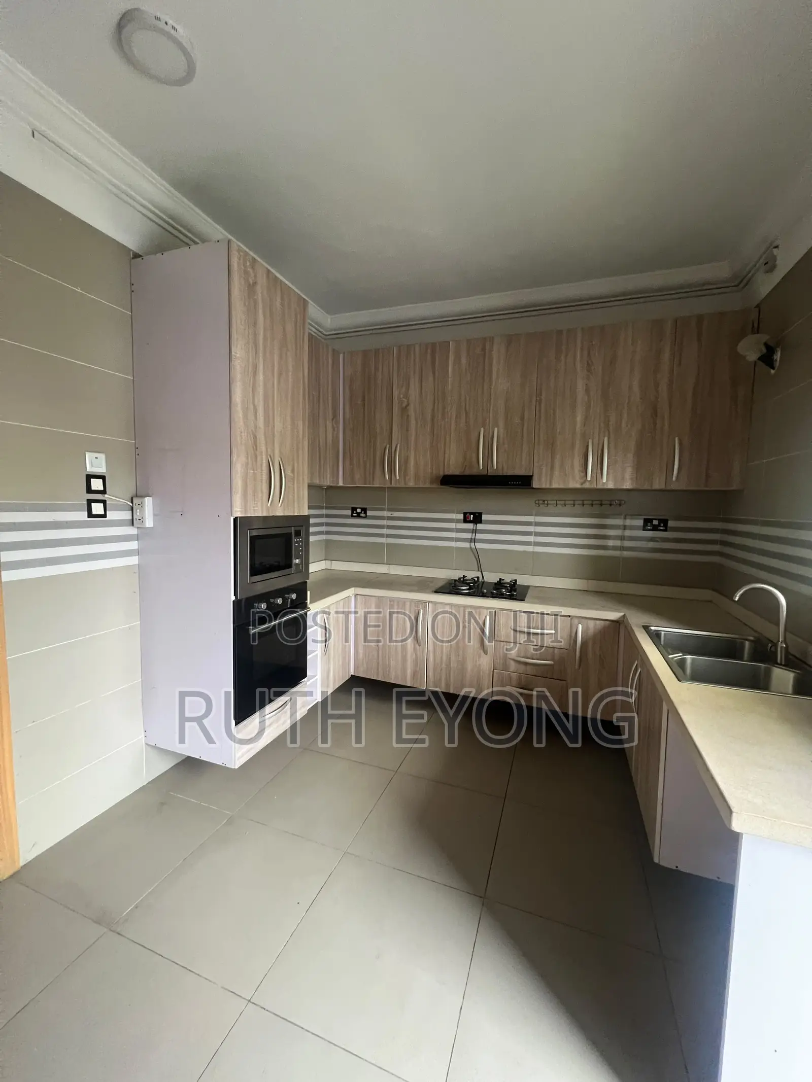3bdrm Townhouse / Terrace in Lekki Phase 1 for rent in Lekki Phase 1