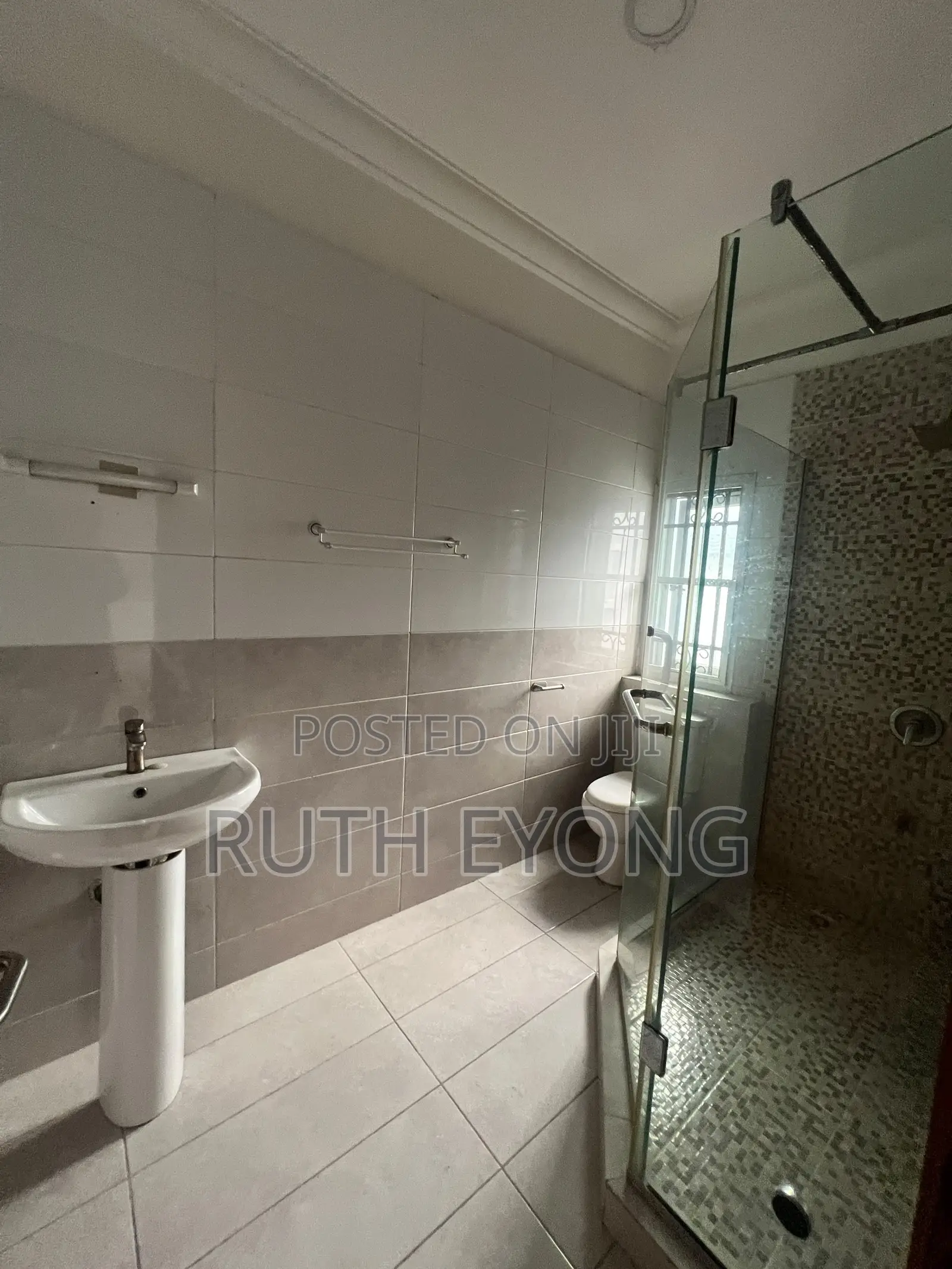 3bdrm Townhouse / Terrace in Lekki Phase 1 for rent in Lekki Phase 1