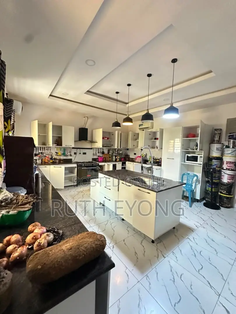4bdrm Duplex in Chevron for sale in Chevron