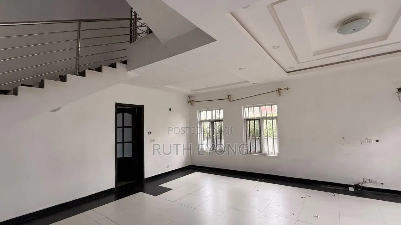 4bdrm Townhouse / Terrace in 𝗩𝗶𝗻𝘁𝗮𝗴𝗲 𝗣𝗮𝗿𝗸 2, Jakande for rent in Jakande