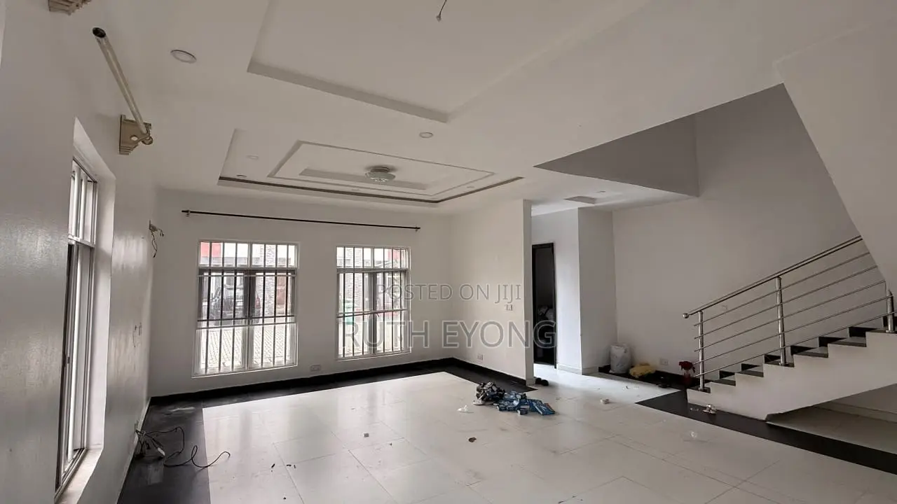 4bdrm Townhouse / Terrace in 𝗩𝗶𝗻𝘁𝗮𝗴𝗲 𝗣𝗮𝗿𝗸 2, Jakande for rent in Jakande