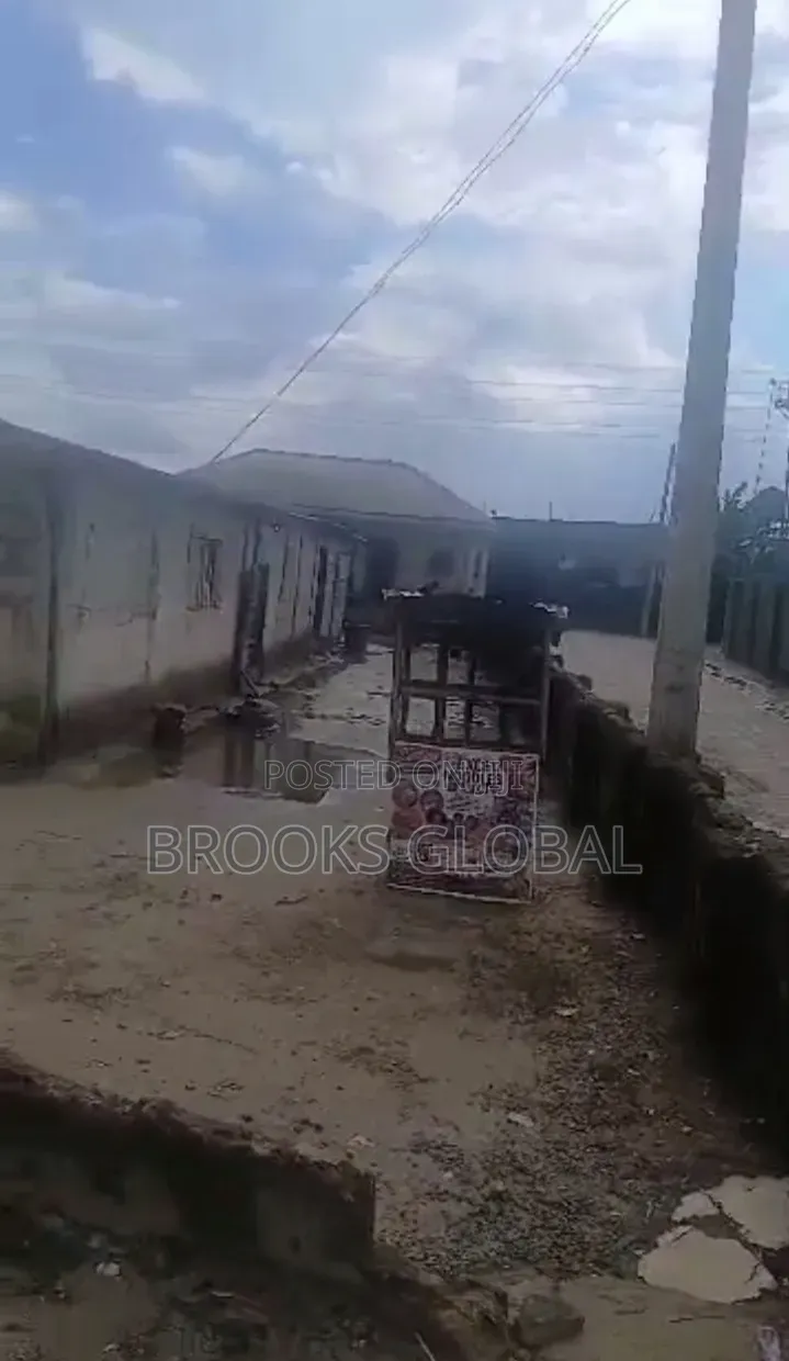 A Flat Land of 80/120 Feet at UTI Str, Effurun for Sale in Warri