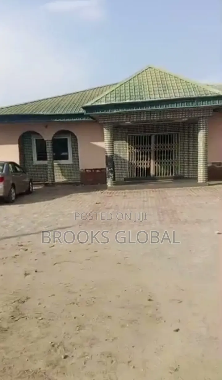 3bdrm Bungalow in Warri for sale in Warri