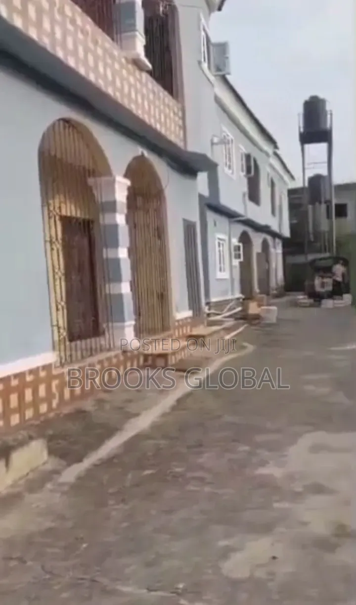 3bdrm Block of Flats in Warri for sale in Warri