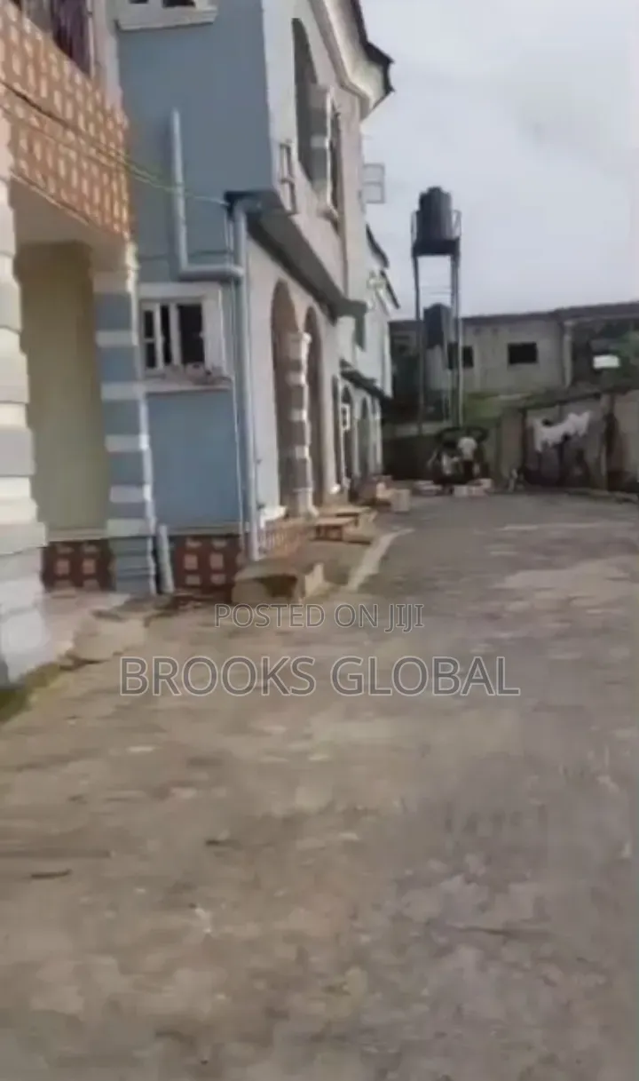3bdrm Block of Flats in Warri for sale in Warri