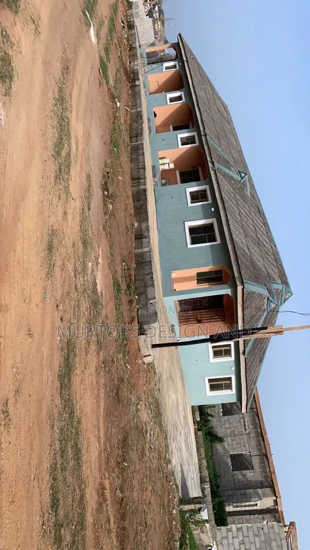 10bdrm Block of Flats in Ijede / Ikorodu for sale in Ijede / Ikorodu