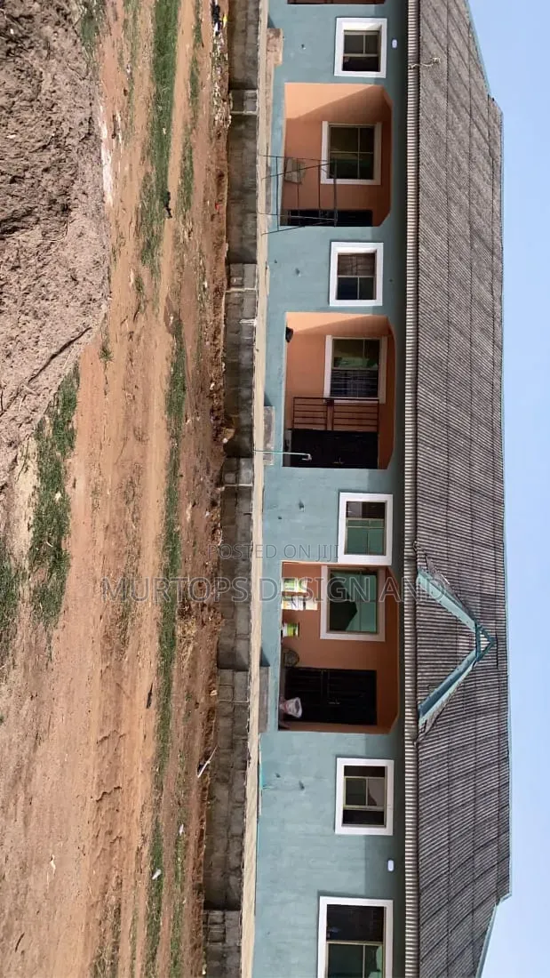 10bdrm Block of Flats in Ijede / Ikorodu for sale in Ijede / Ikorodu