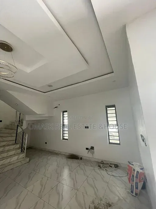 4bdrm Duplex in Ikota for sale in Ikota