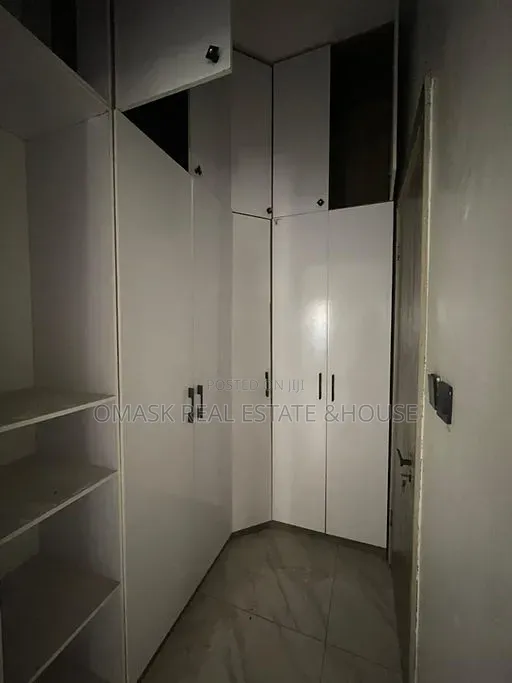4bdrm Duplex in Ikota for sale in Ikota