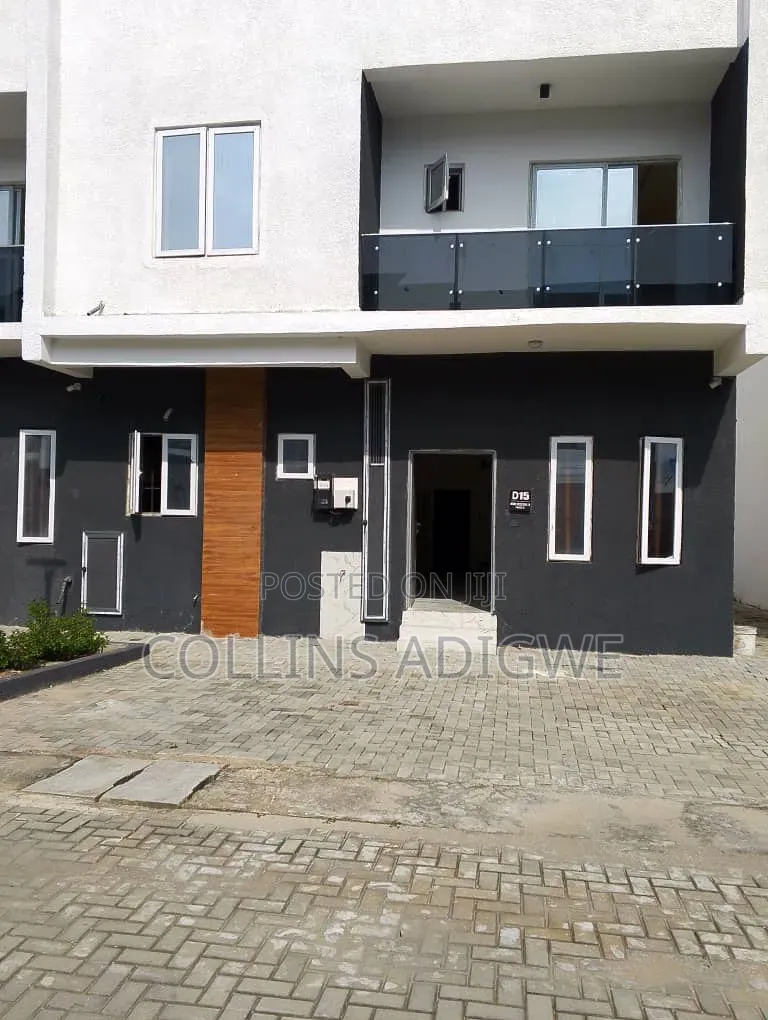 3bdrm Duplex in Service Estate for rent in Sangotedo