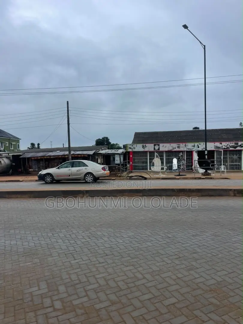 Land With 3 Shops and 2 Mini Flats for Sale in Ijede / Ikorodu