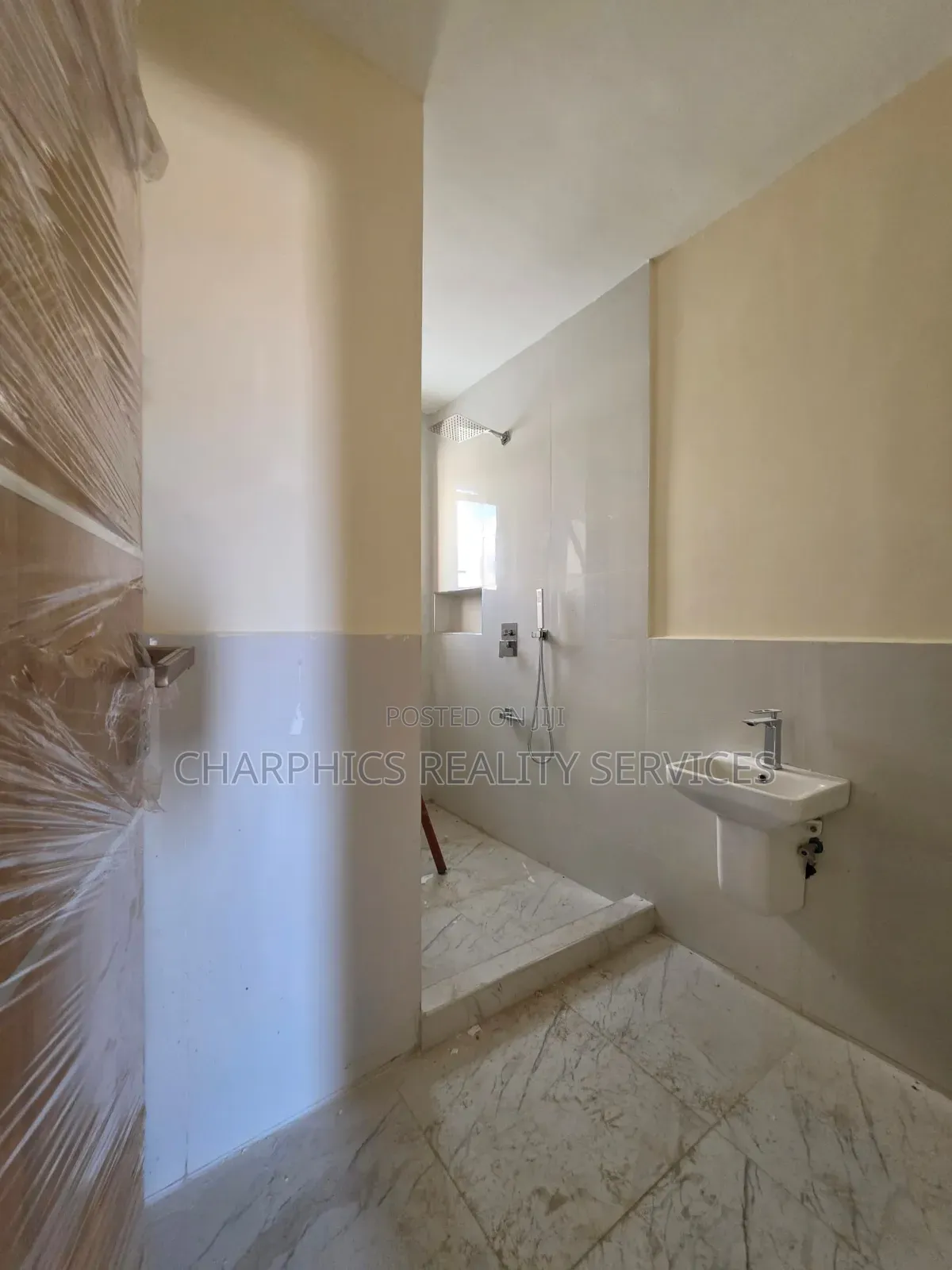 4bdrm Duplex in Mende for sale in Mende