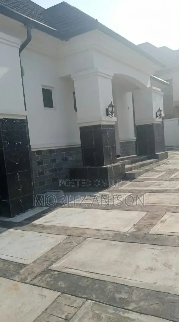 4bdrm Bungalow in Winners Estate., Enugu for rent in Enugu