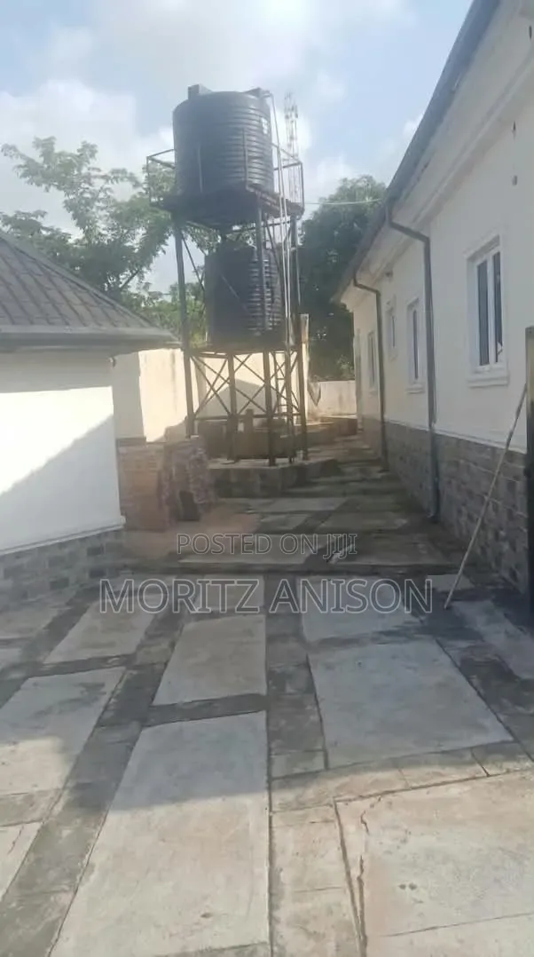 4bdrm Bungalow in Winners Estate., Enugu for rent in Enugu