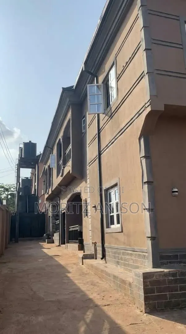 2bdrm Block of Flats in Trans-Rodrome Layout, Enugu for sale in Enugu